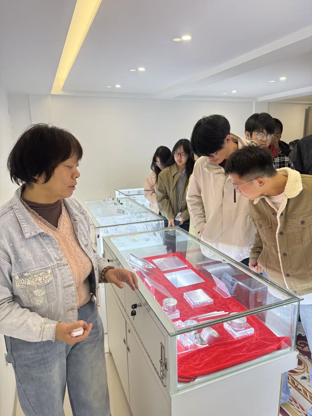 讲解介绍.jpg 讲解介绍.jpg